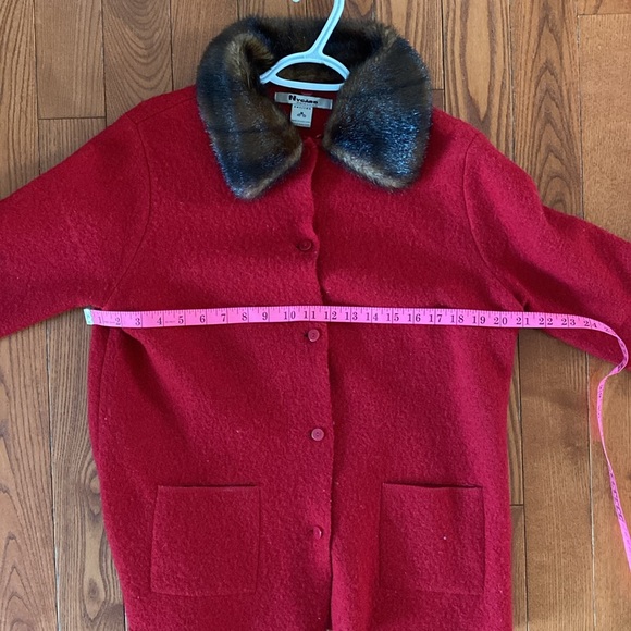 Nygard red 100% wool medium vintage women’s sweater/jacket with faux fur collar. - Picture 10 of 12
